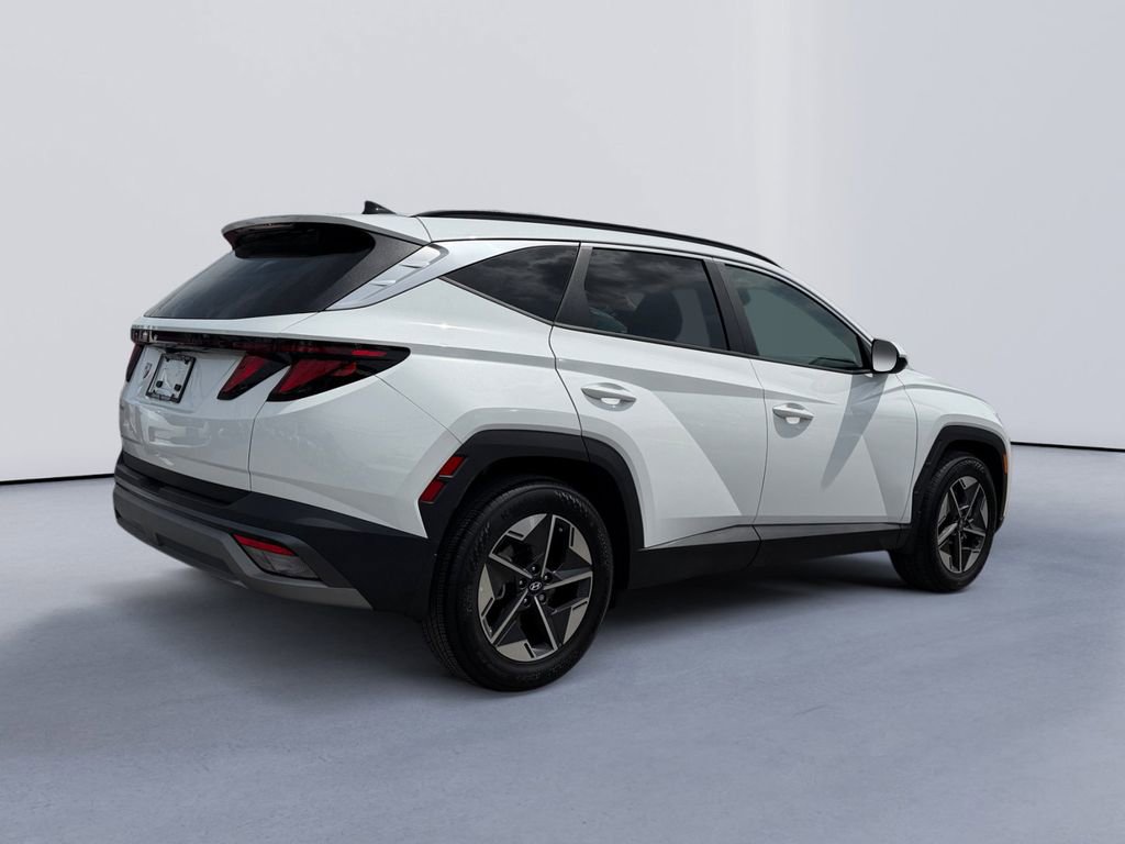 Used 2025 Hyundai Tucson SEL FWD image 3