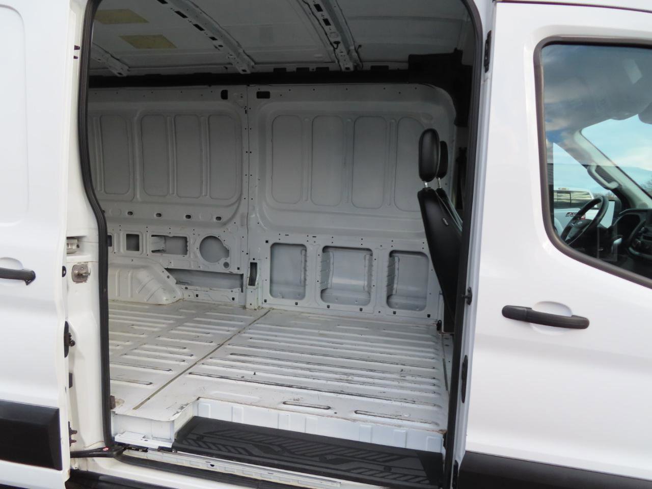 Used 2024 Ford Transit 250 148 Medium Roof Extended AWD image 39