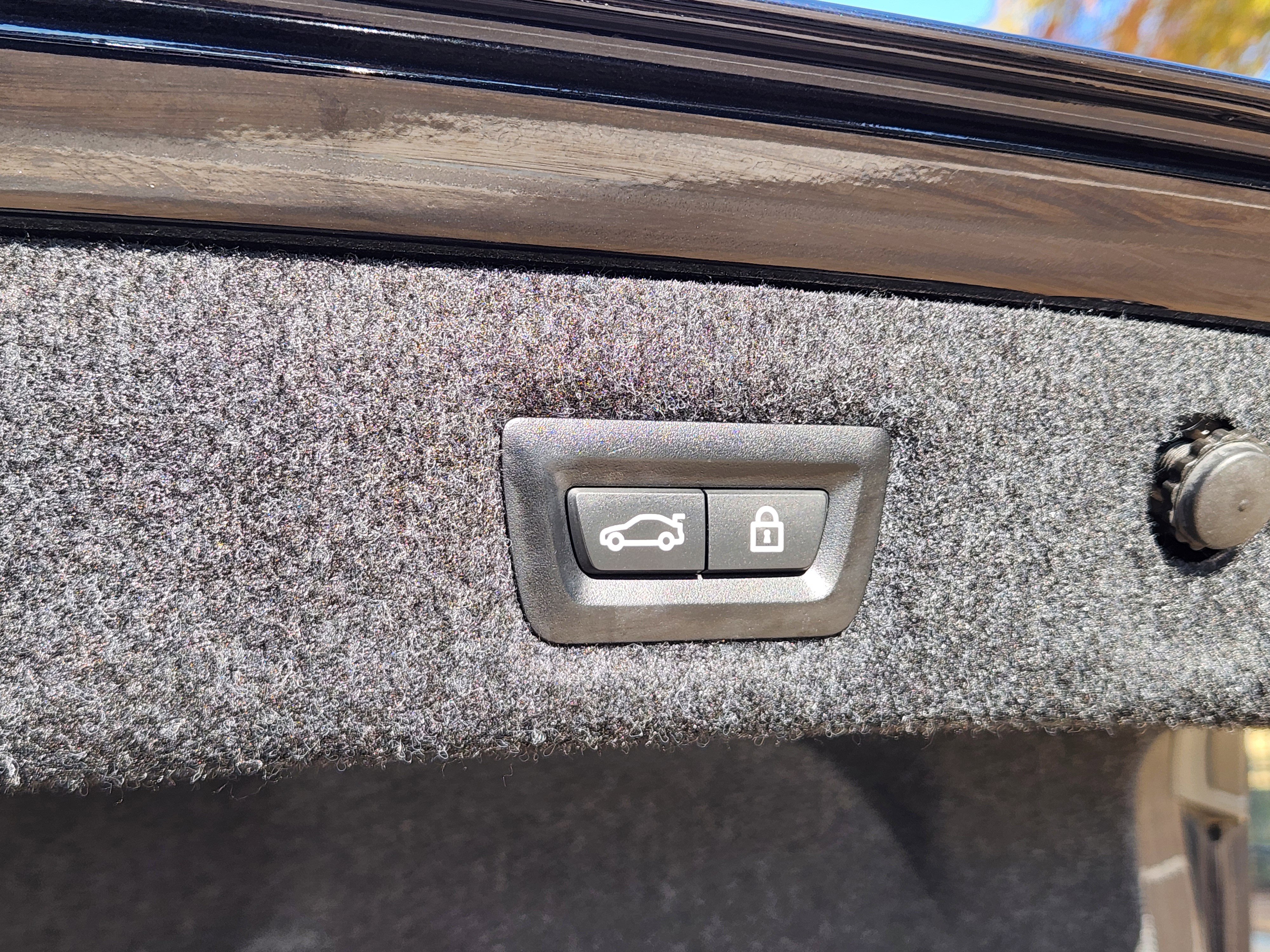 Used 2021 BMW M550i xDrive M550i xDrive w/ Premium Package image 44