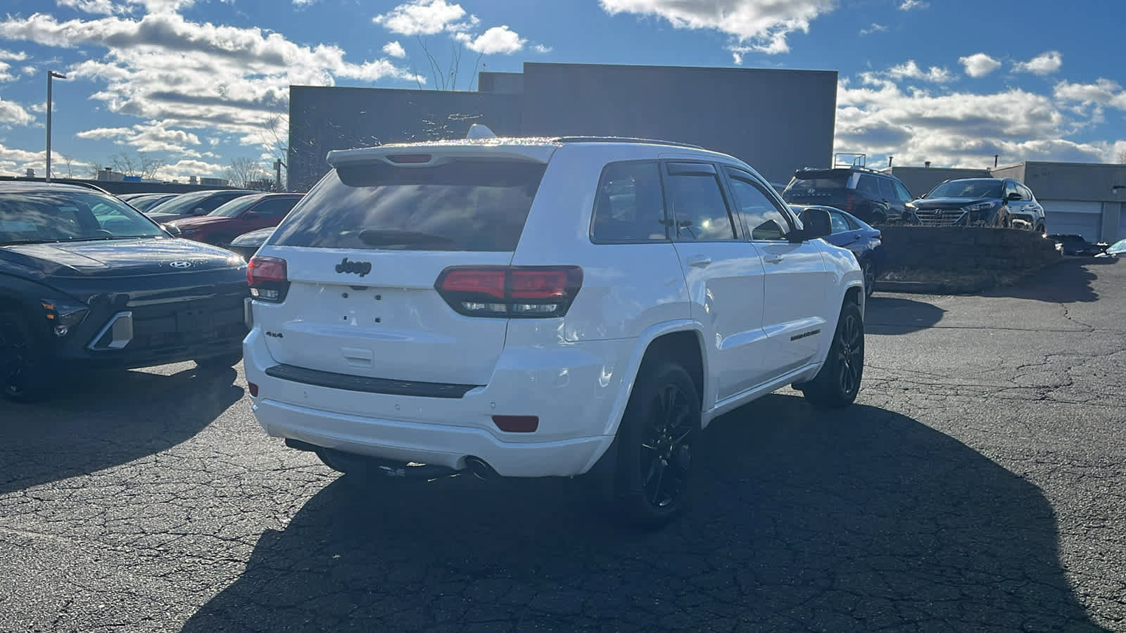 Used 2019 Jeep Grand Cherokee Altitude image 6