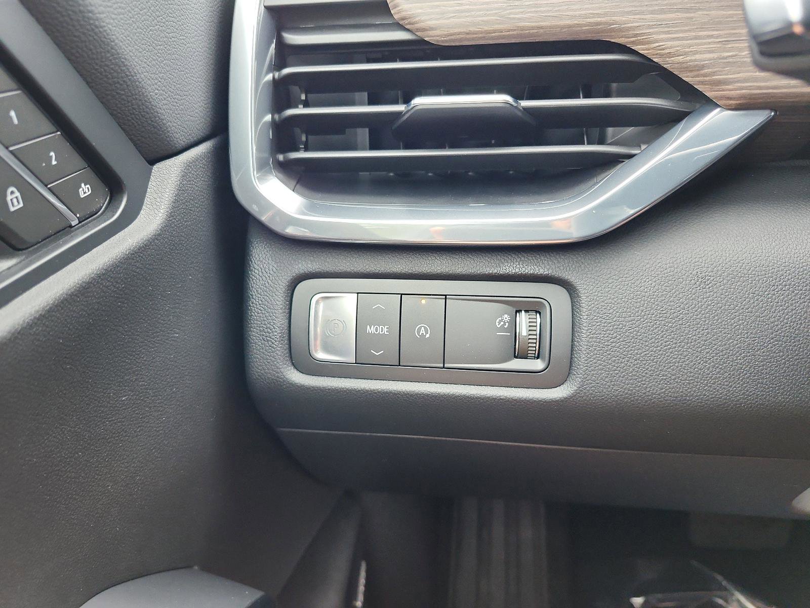 New 2026 GMC Acadia Denali w/ Super Cruise Package image 17