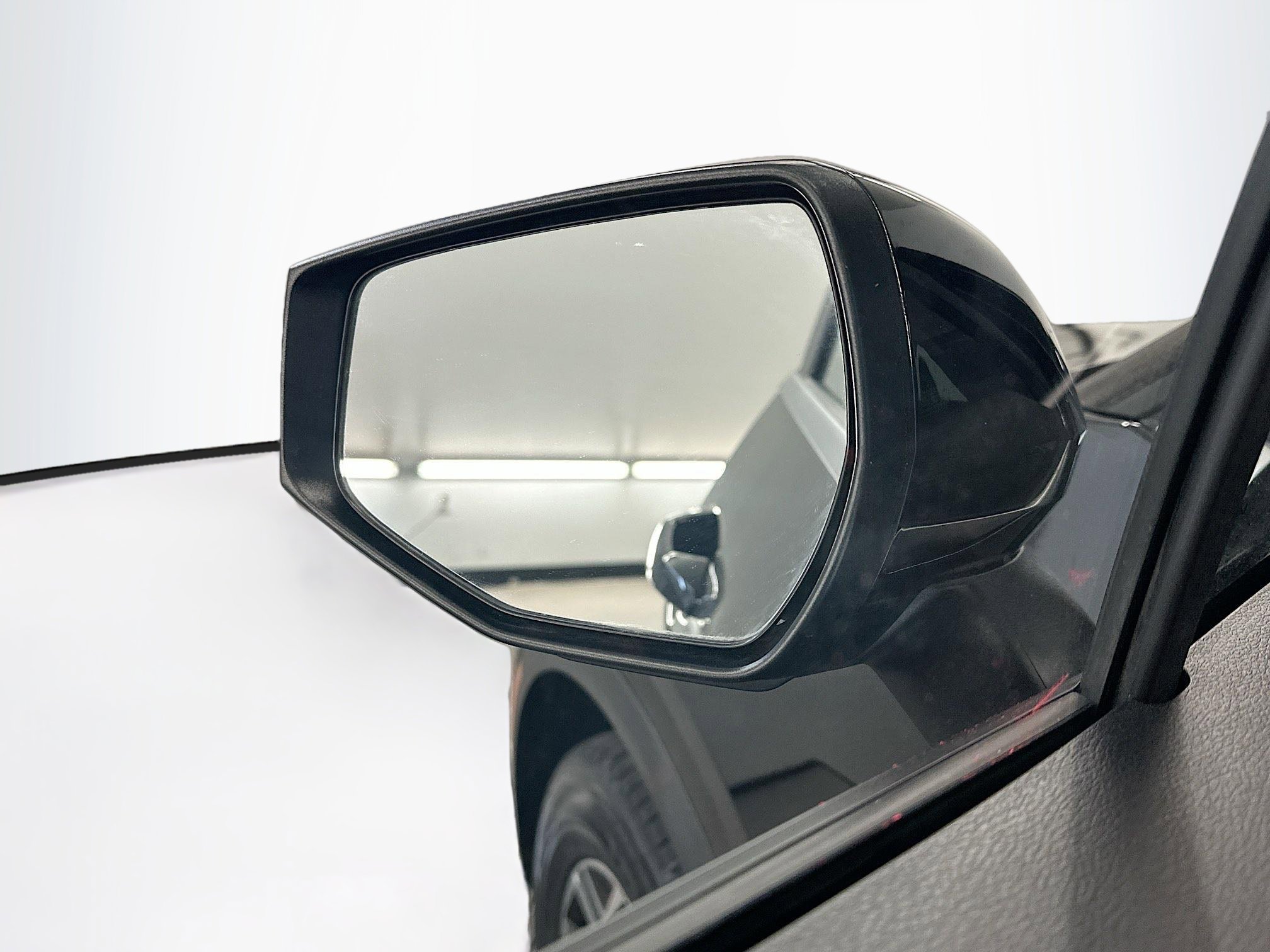 Used 2025 Kia Sportage LX AWD/4WD image 16