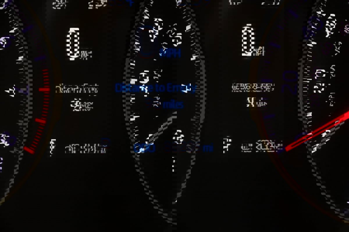 Used 2019 Toyota RAV4 XLE Premium image 34