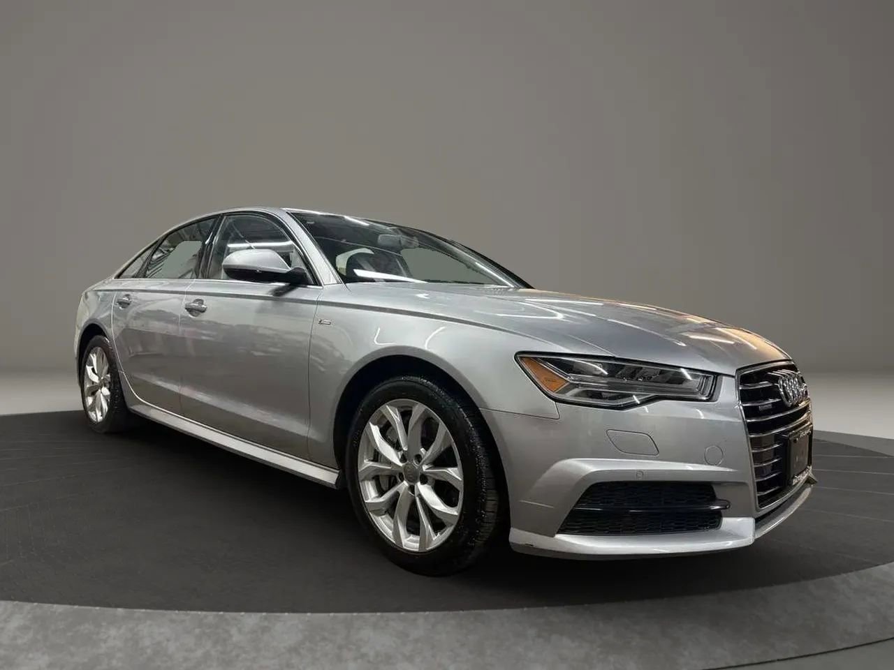 Used 2018 Audi A6 2.0T Premium Plus w/ Premium Plus Package AWD/4WD image 2