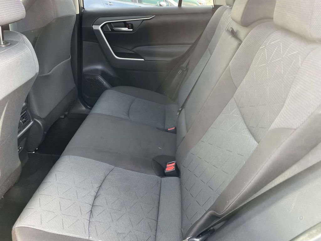 Used 2025 Toyota RAV4 XLE w/ Convenience Package FWD image 23
