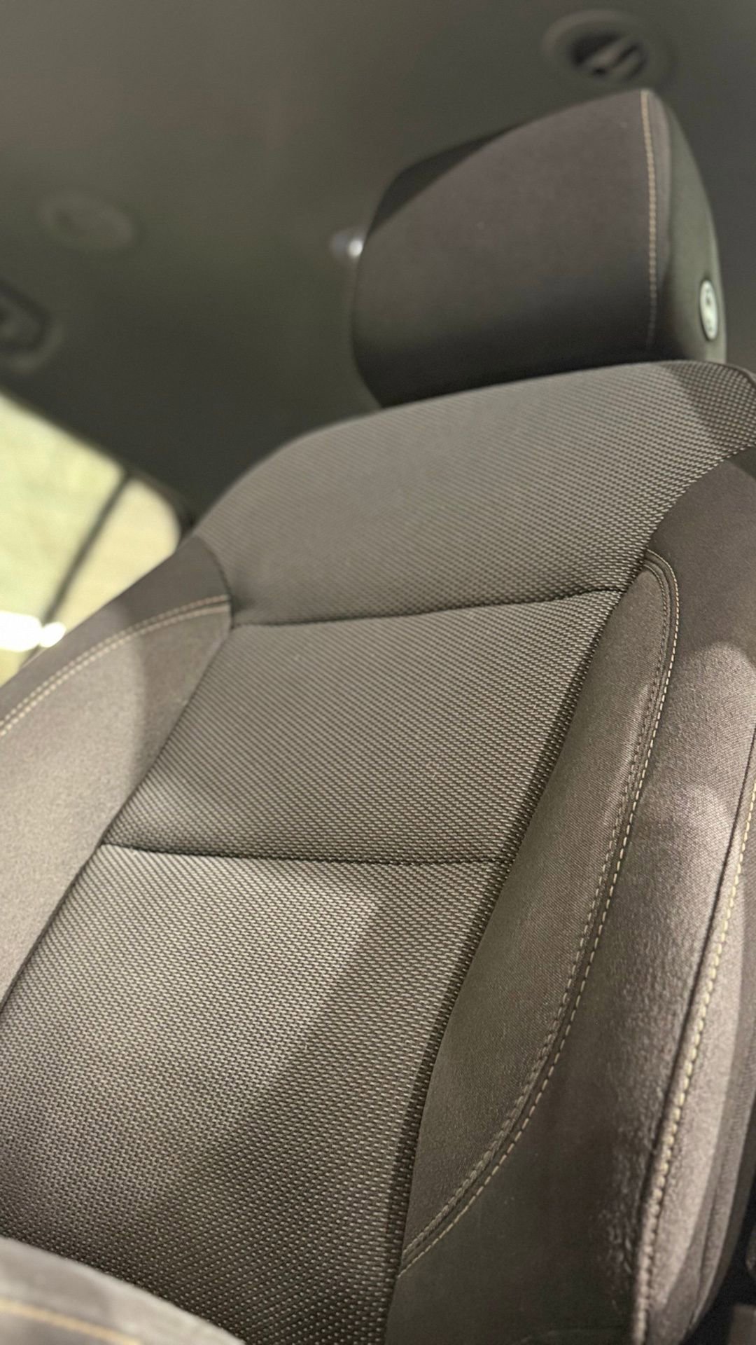 Used 2020 Chevrolet Traverse LT image 39