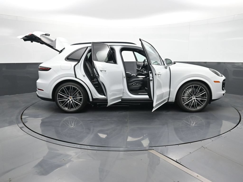 Certified 2021 Porsche Cayenne Turbo AWD/4WD image 34