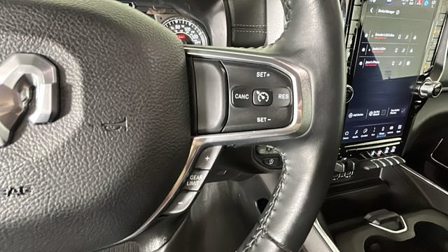 Used 2023 RAM 1500 Laramie AWD/4WD image 16