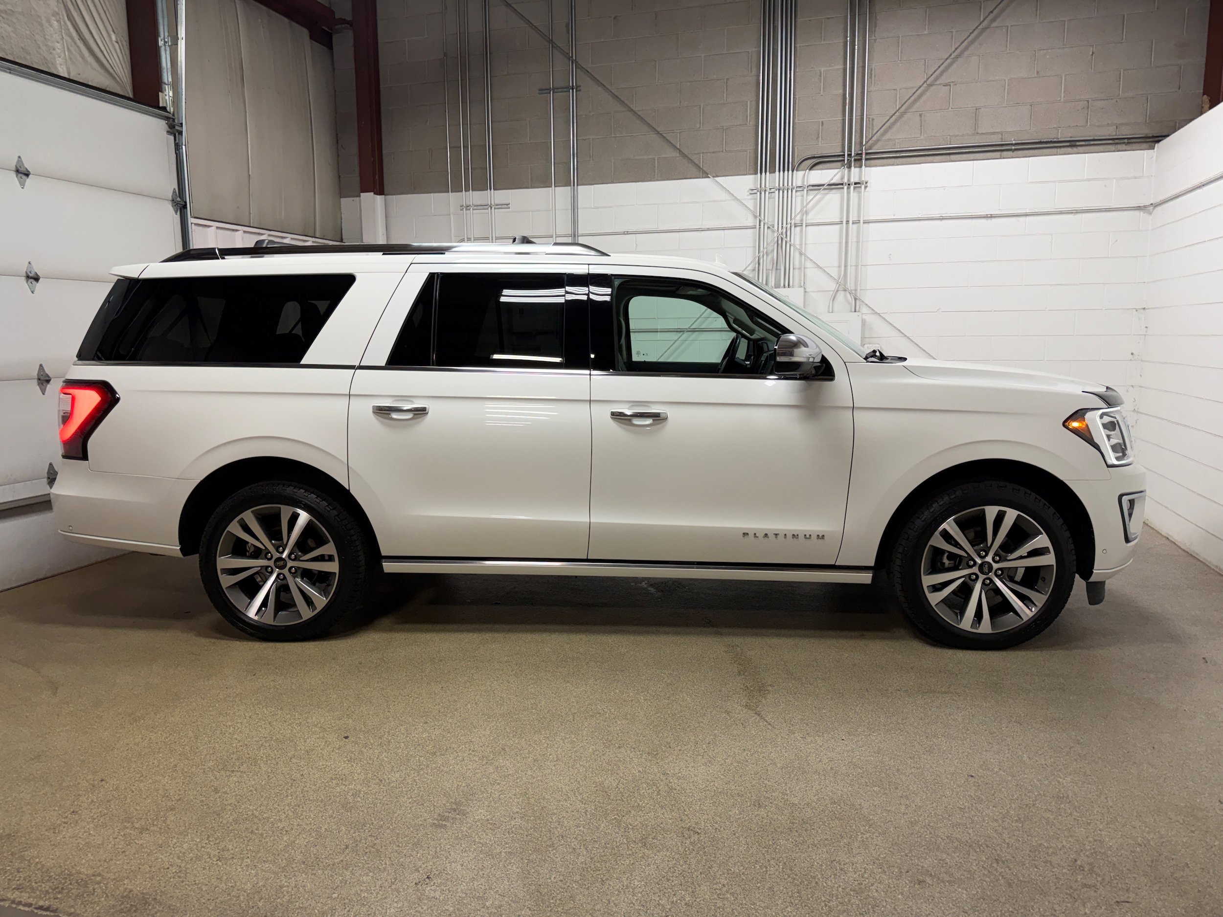 Used 2021 Ford Expedition Max Platinum AWD/4WD image 6