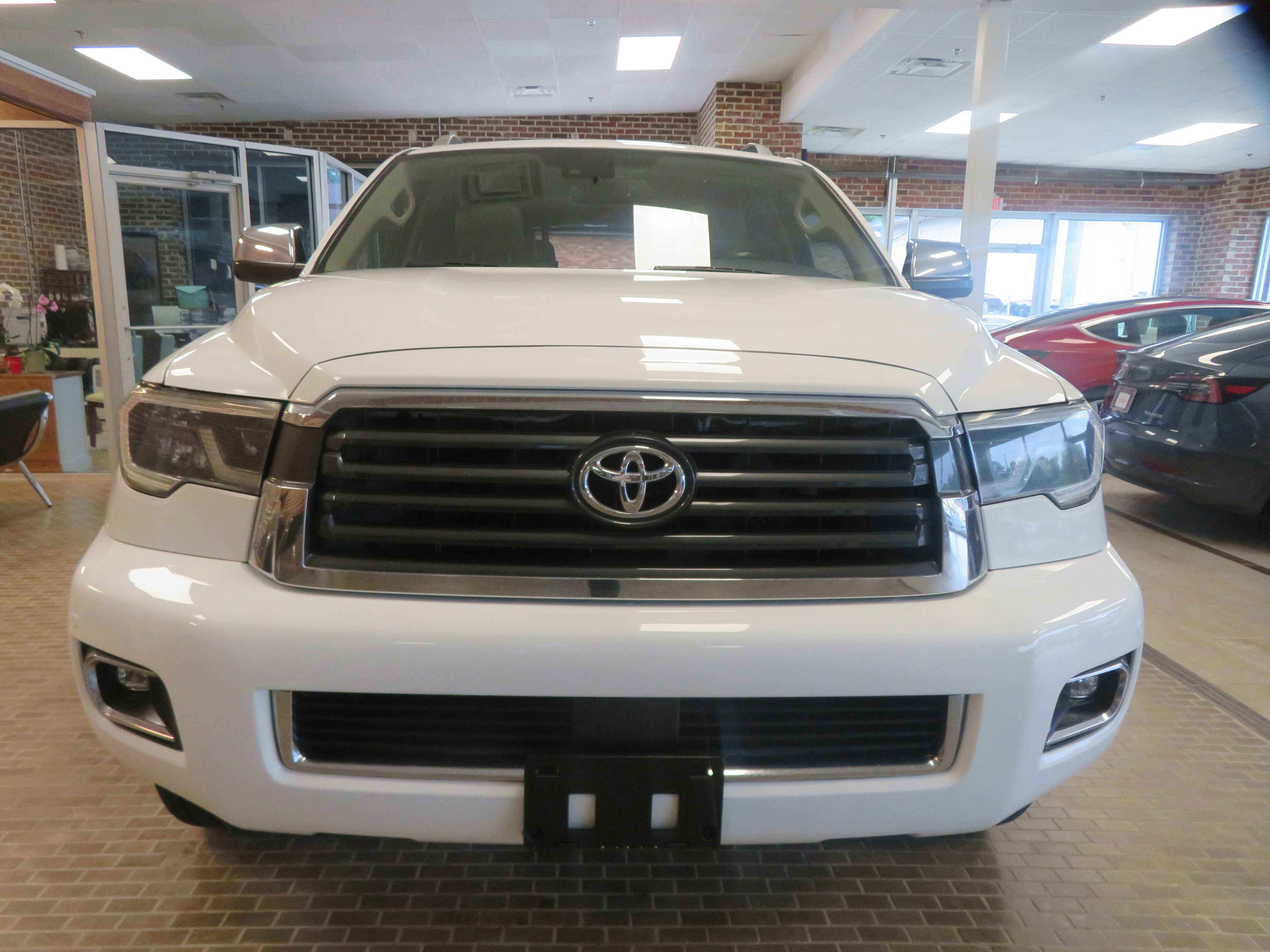 Used 2018 Toyota Sequoia Limited w/ Safety & Convenience Package AWD/4WD image 70