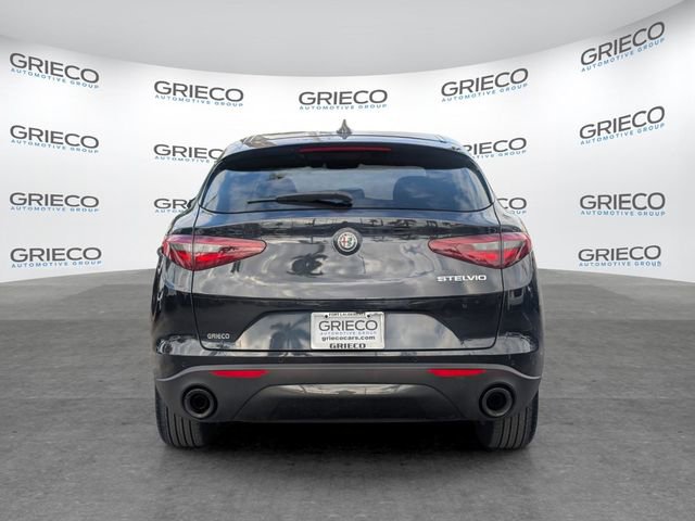 Used 2023 Alfa Romeo Stelvio Sprint RWD image 6