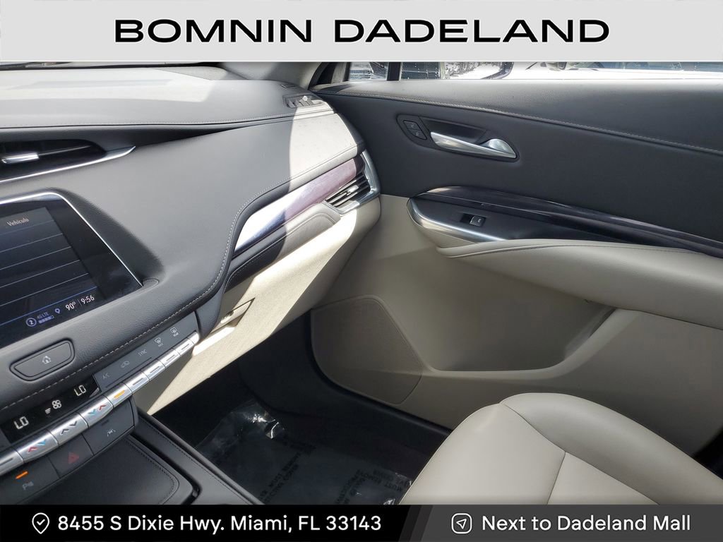 Used 2022 Cadillac XT4 Luxury w/ Driver Awareness Package image 22