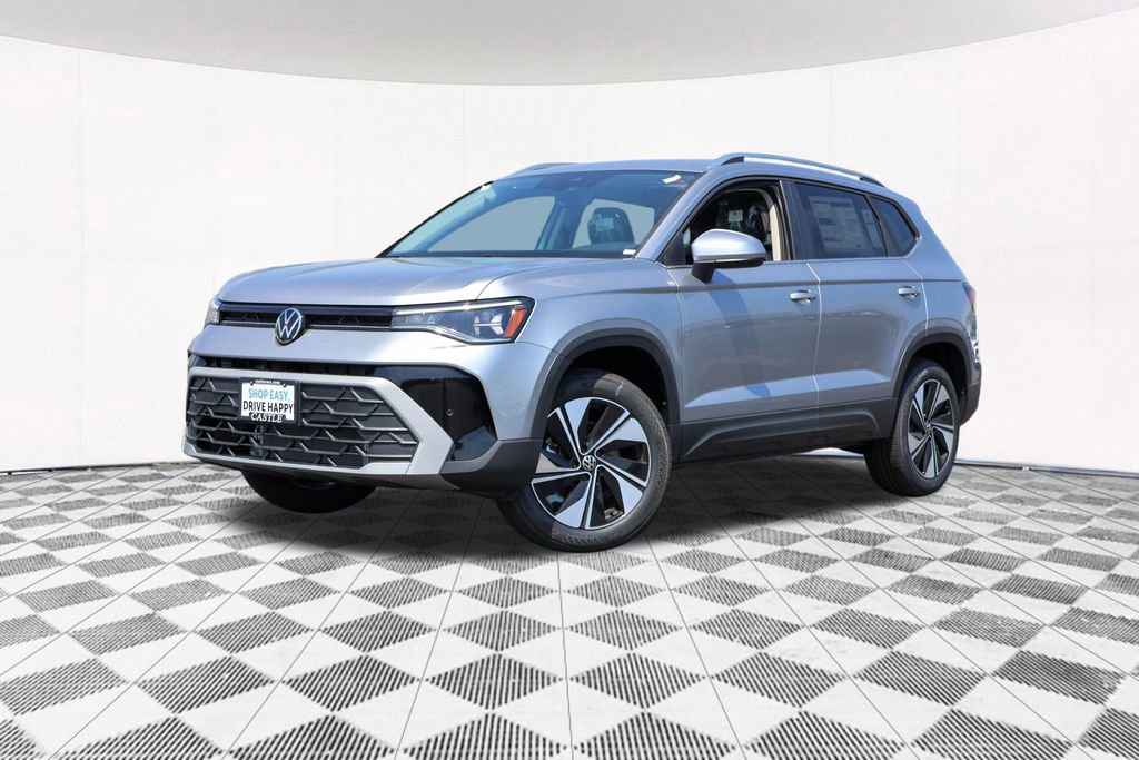 New 2025 Volkswagen Taos SE image 2