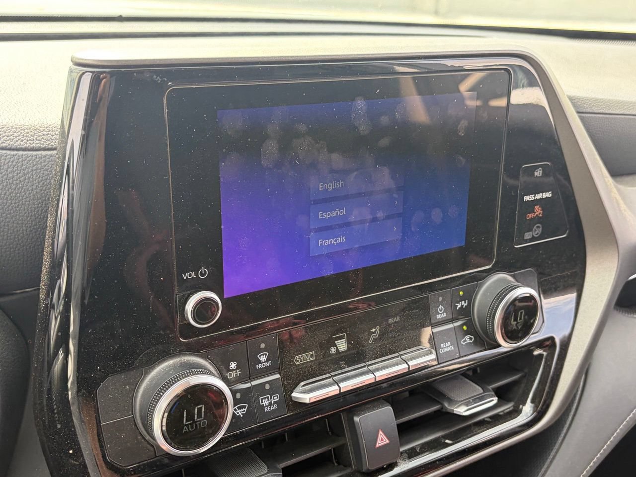 Used 2023 Toyota Highlander LE AWD/4WD image 12