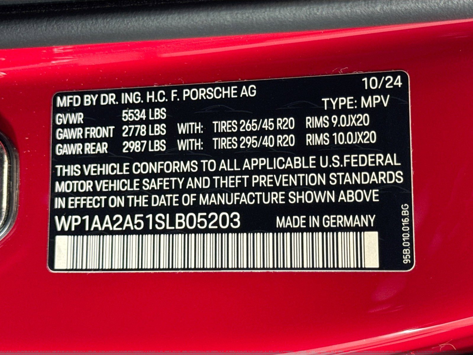 Used 2025 Porsche Macan w/ Premium Package Plus image 25