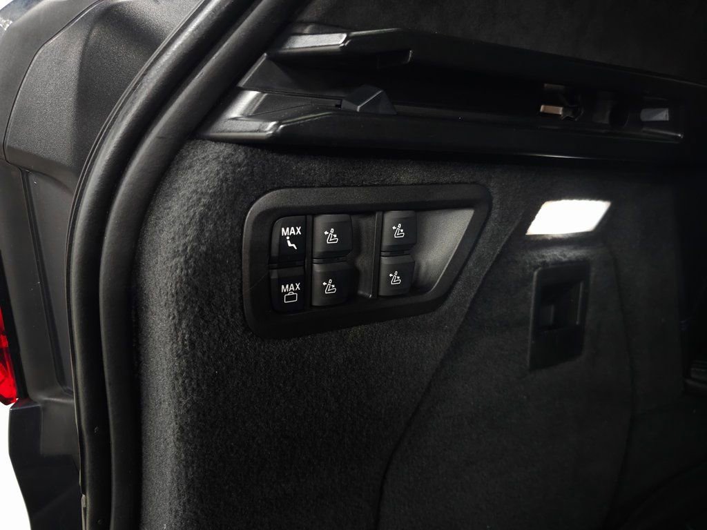 Used 2021 BMW X7 M50i w/ Cold Weather Package image 10