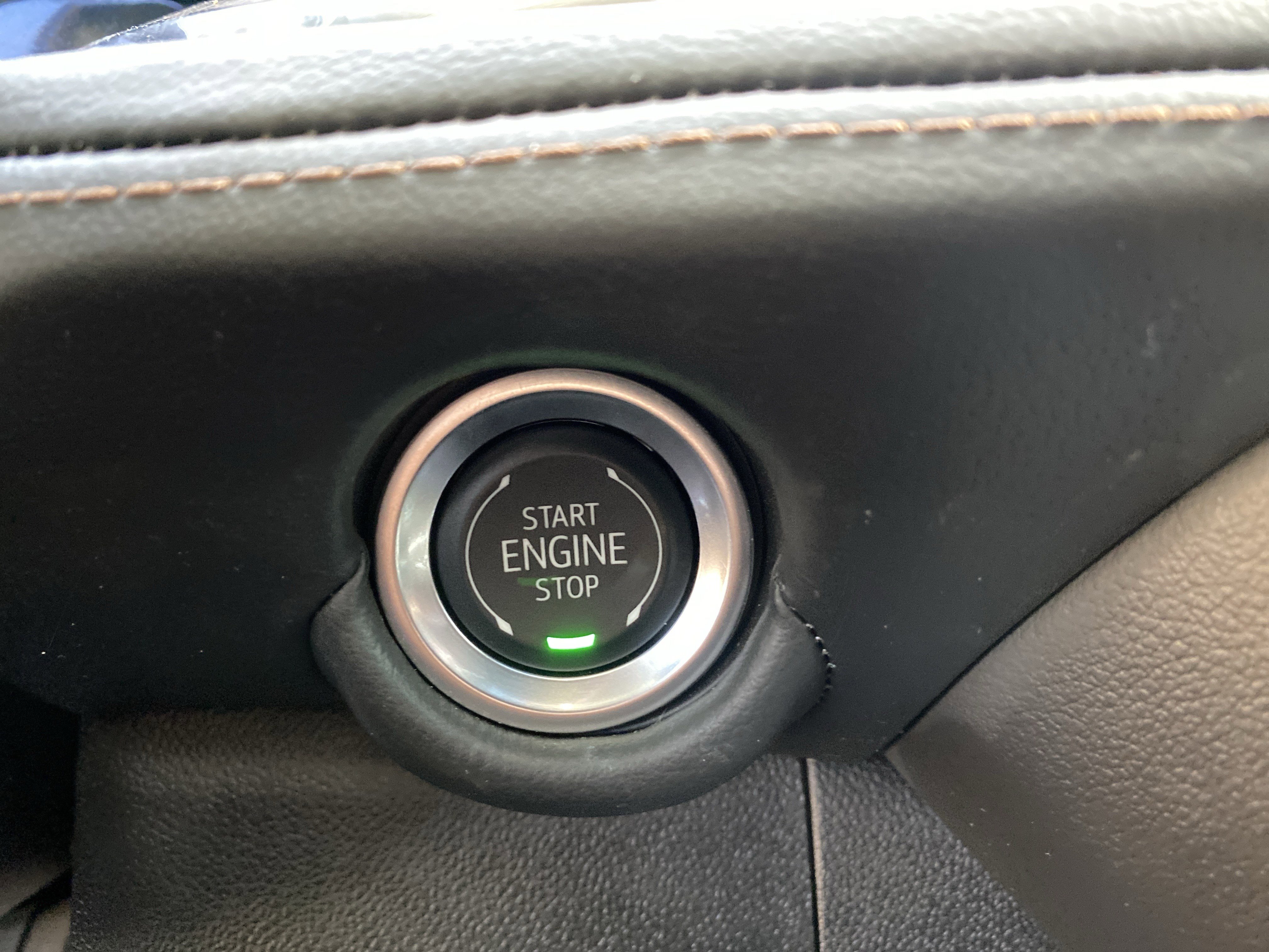 Used 2025 Chevrolet Suburban High Country image 36