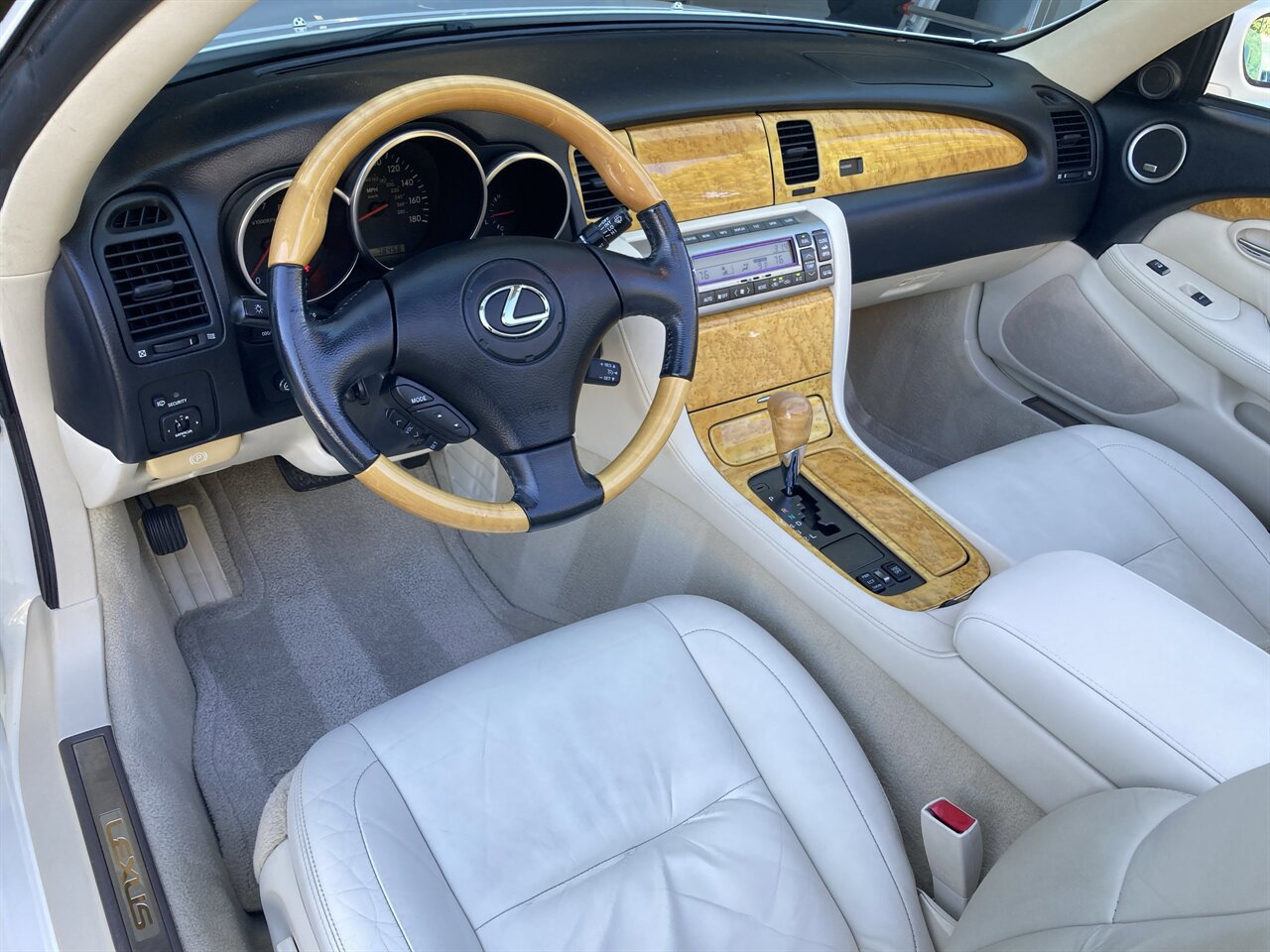 Used 2005 Lexus SC 430 Convertible image 18