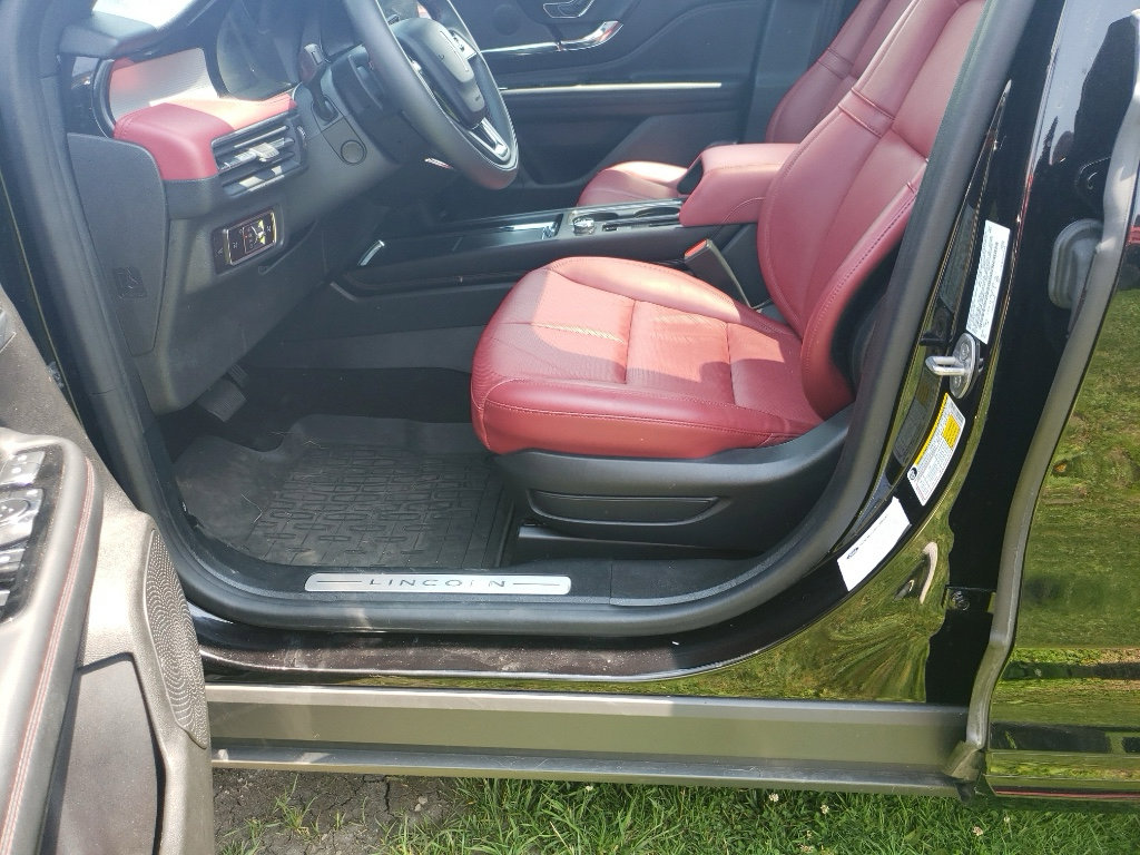 Used 2024 Lincoln Corsair Reserve w/ Equipment Group 201A image 4