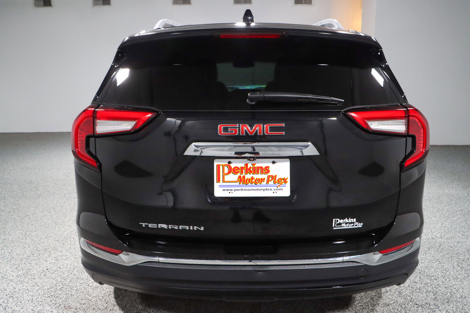 Used 2024 GMC Terrain SLT image 8