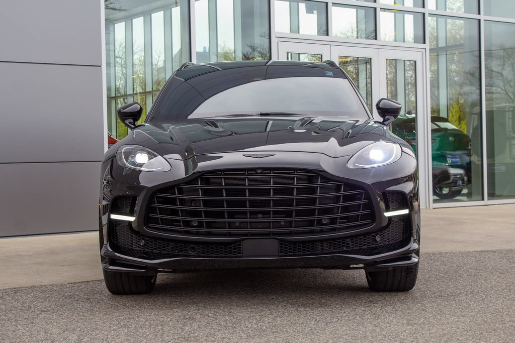 Used 2025 Aston Martin DBX 707 AWD/4WD image 2