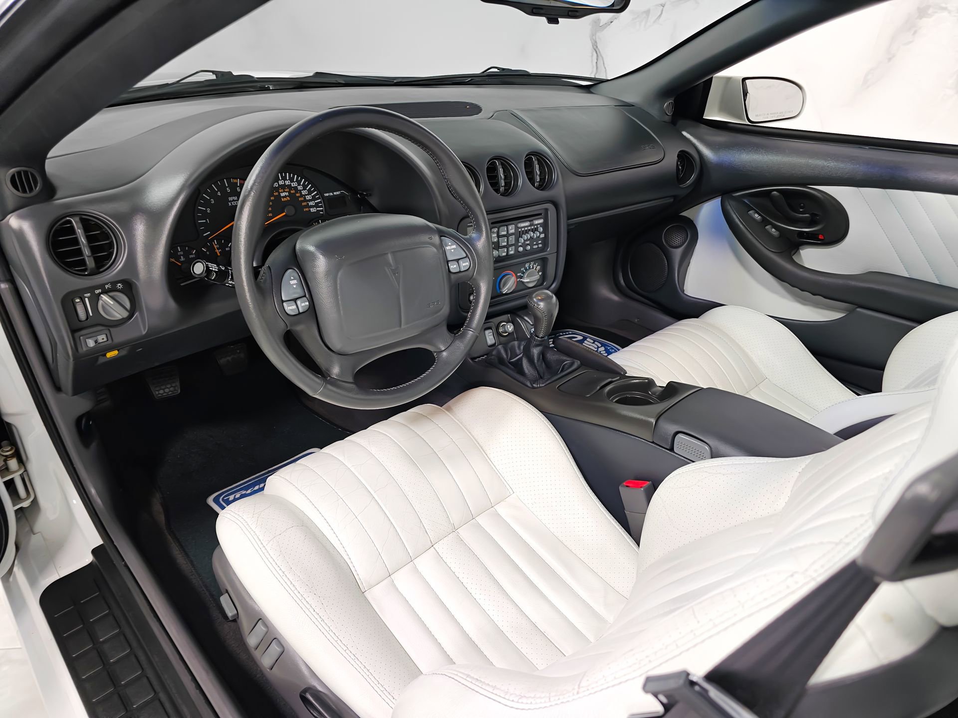 Used 1999 Pontiac Firebird Formula image 31