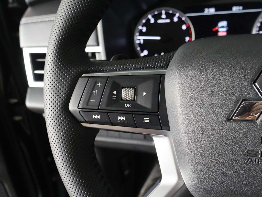 New 2026 Mitsubishi Outlander SE FWD image 40