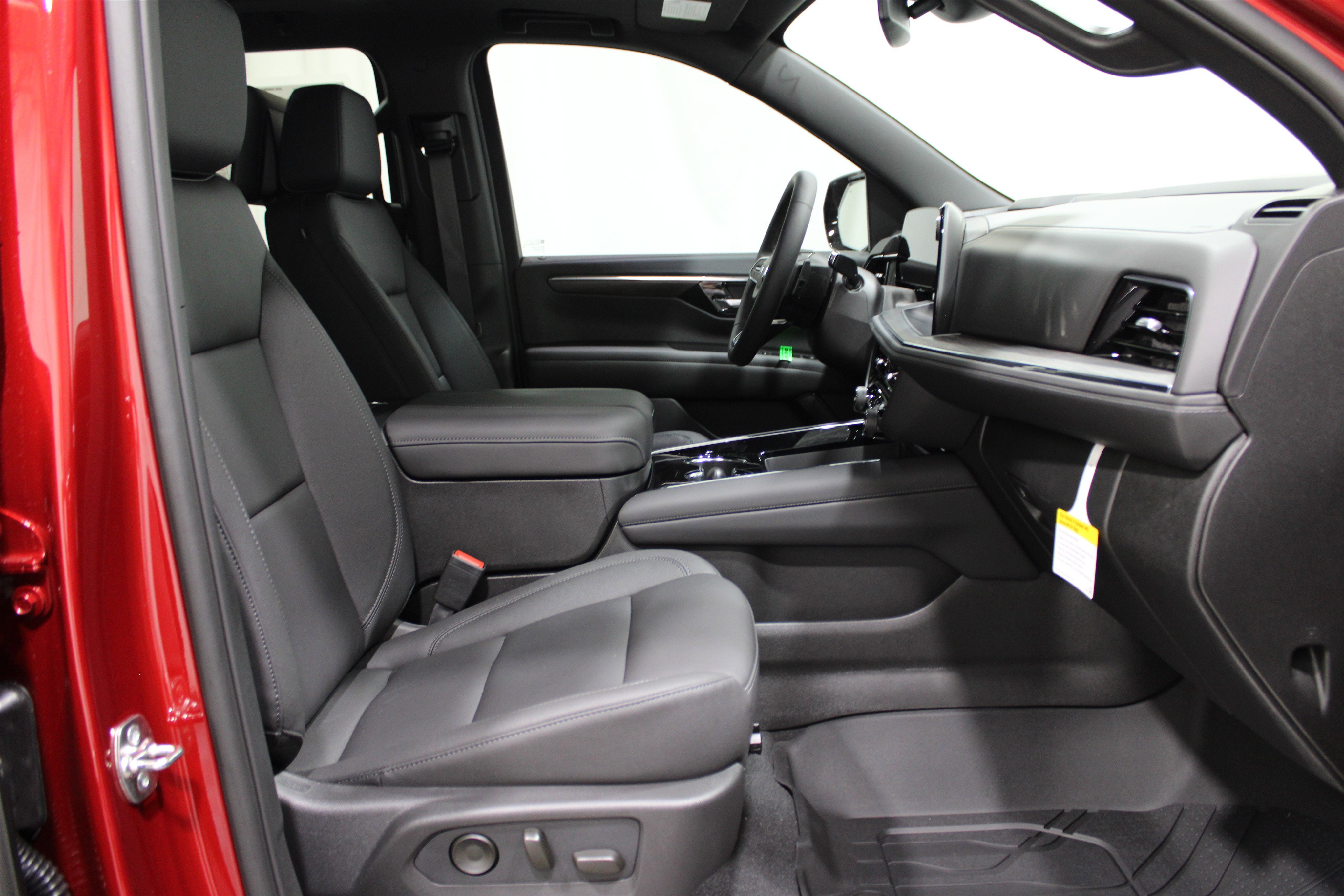 New 2026 Chevrolet Suburban Z71 w/ Z71 Off-Road Package image 36