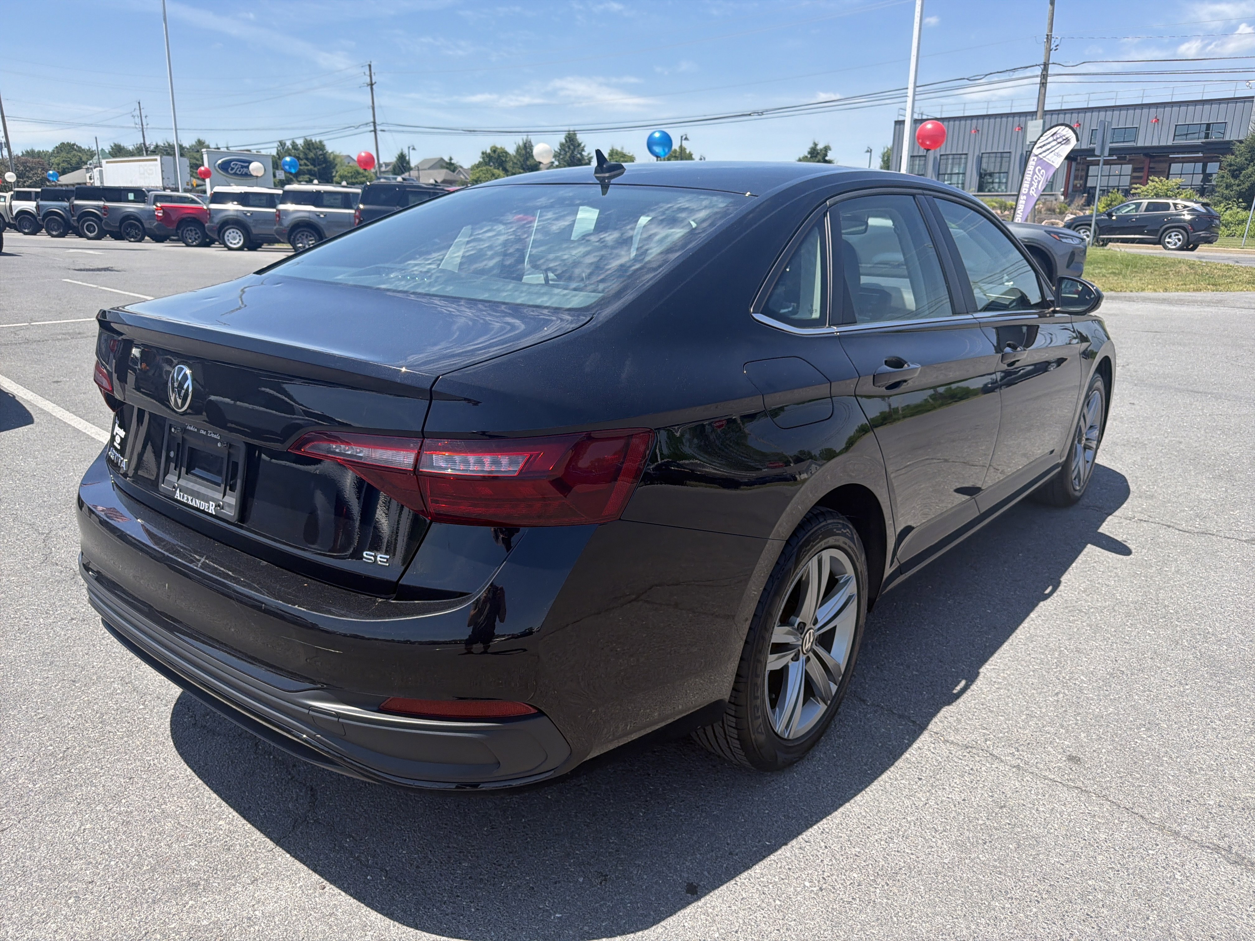 Used 2024 Volkswagen Jetta SE FWD video 3