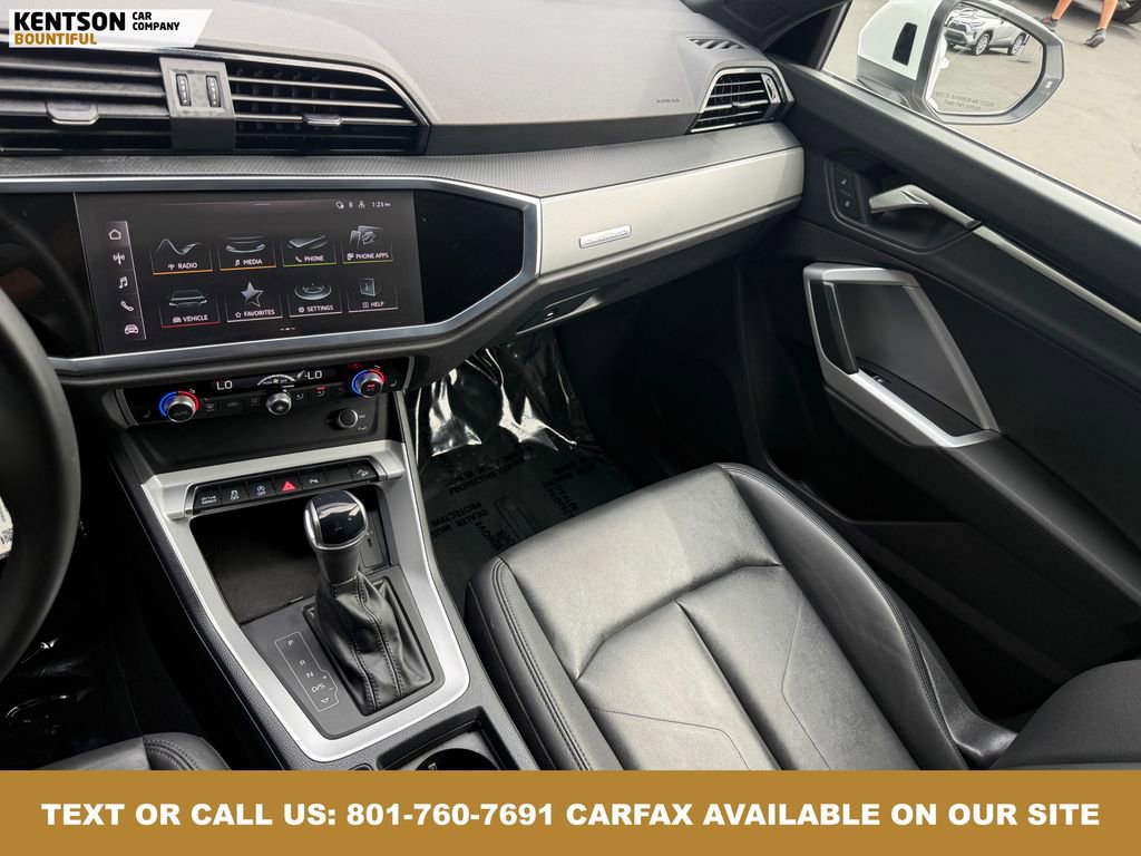 Used 2025 Audi Q3 2.0T Premium image 25