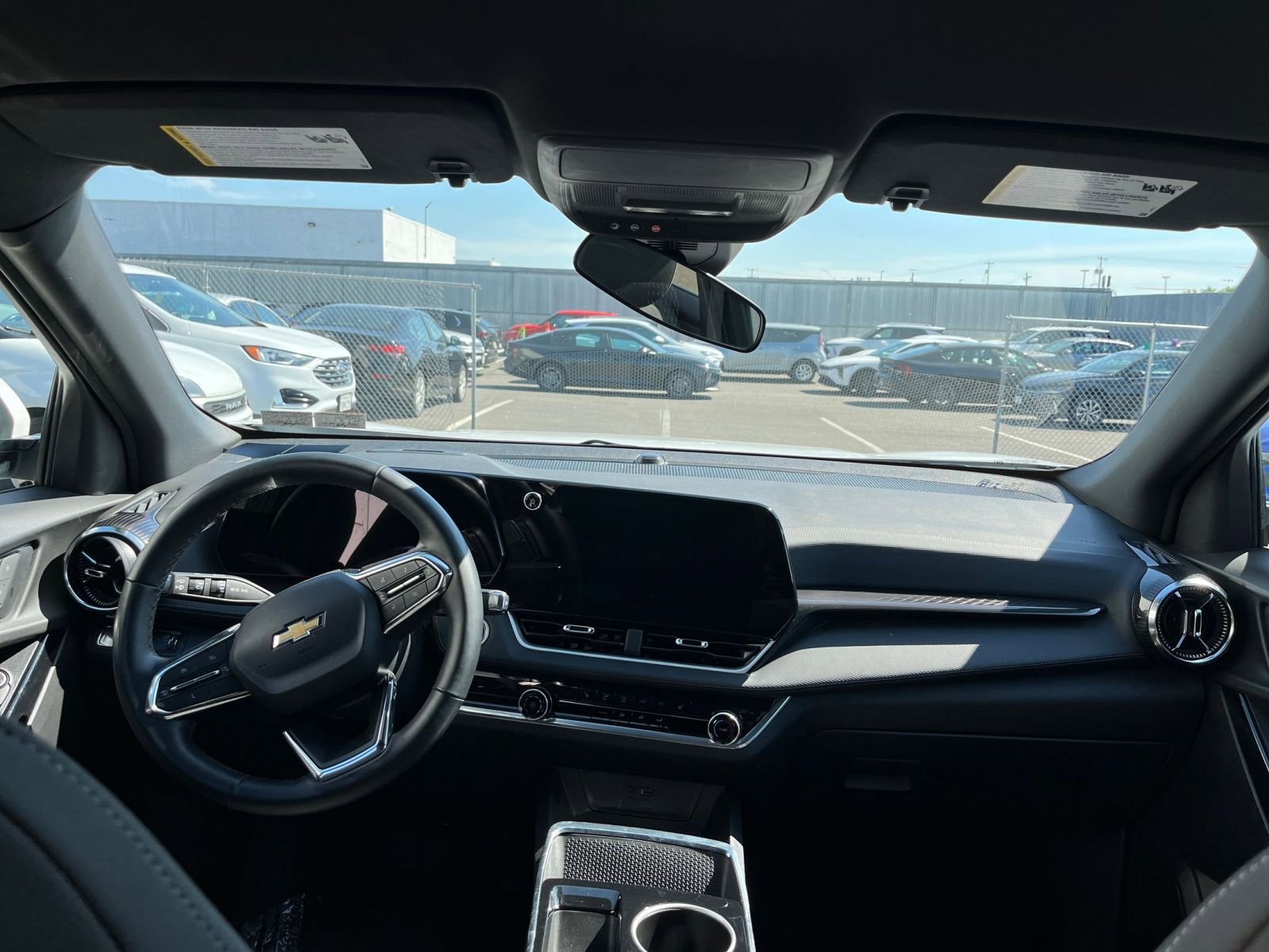 Used 2025 Chevrolet Equinox LT FWD image 33