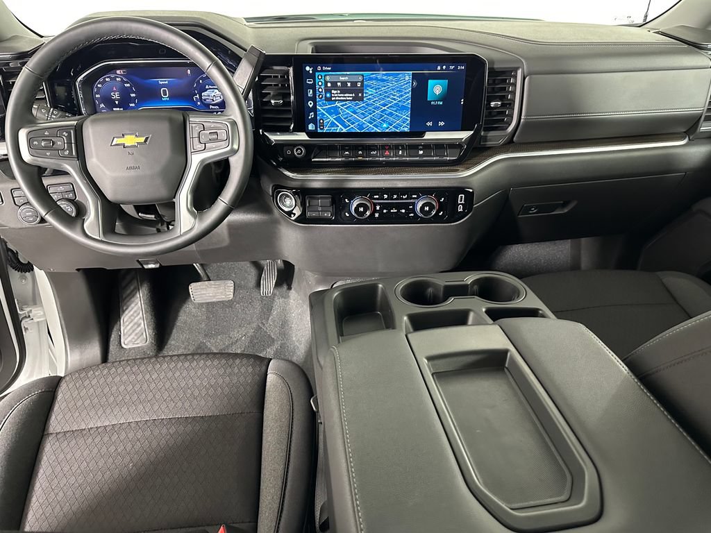 Used 2025 Chevrolet Silverado 1500 LT AWD/4WD image 10