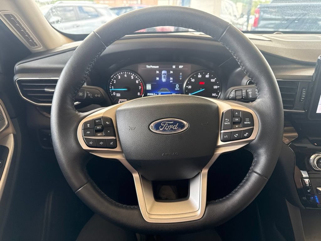 Used 2024 Ford Explorer Limited w/ Equipment Group 301A AWD/4WD image 18