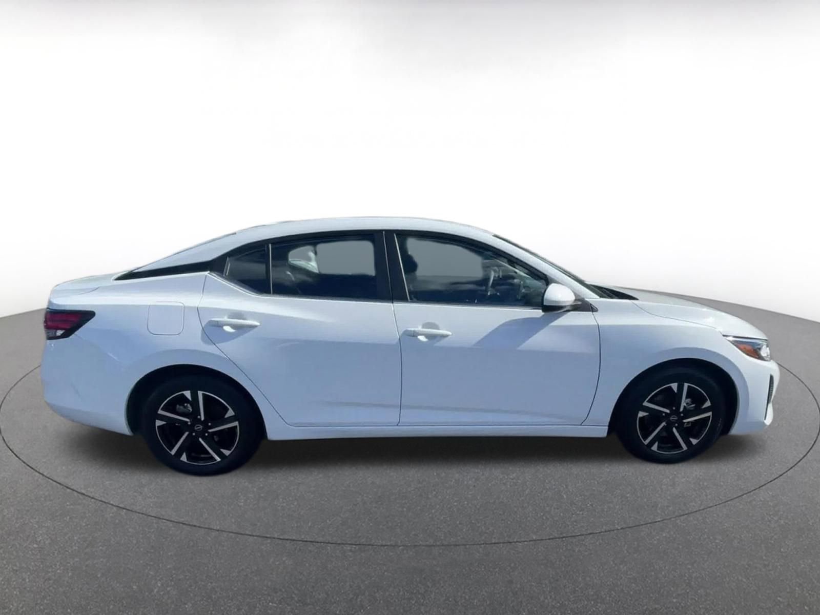 Used 2025 Nissan Sentra SV FWD image 16