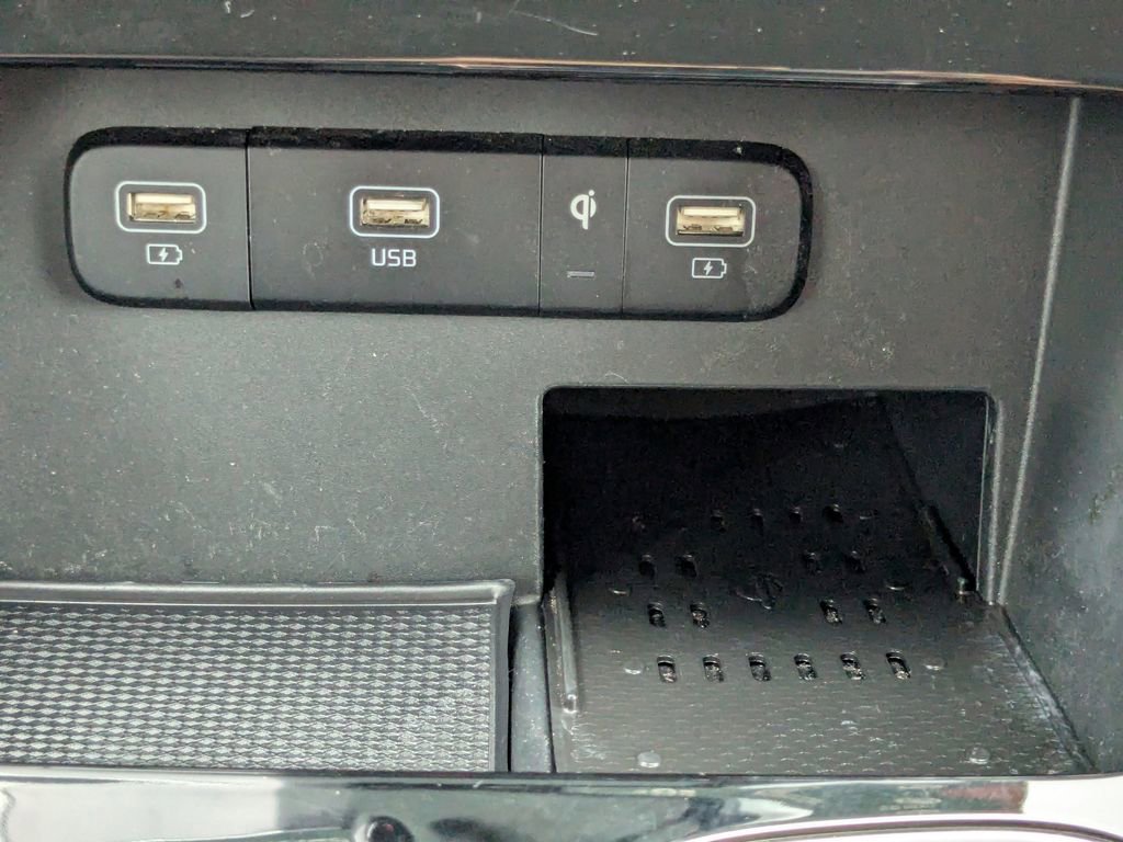 Used 2022 Kia Carnival SX FWD image 32