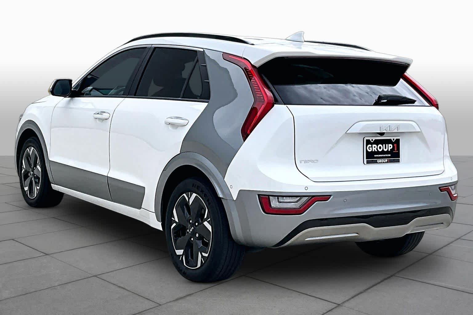 Used 2023 Kia Niro Wave FWD image 10