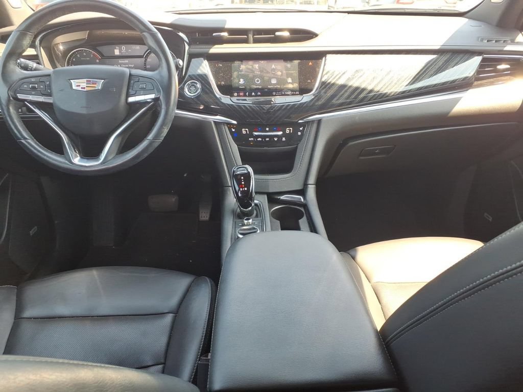 Used 2024 Cadillac XT6 Premium Luxury w/ LPO, Floor Liner Package FWD image 11