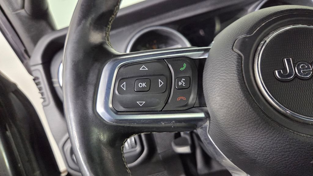 Used 2018 Jeep Wrangler Unlimited Sahara AWD/4WD image 18