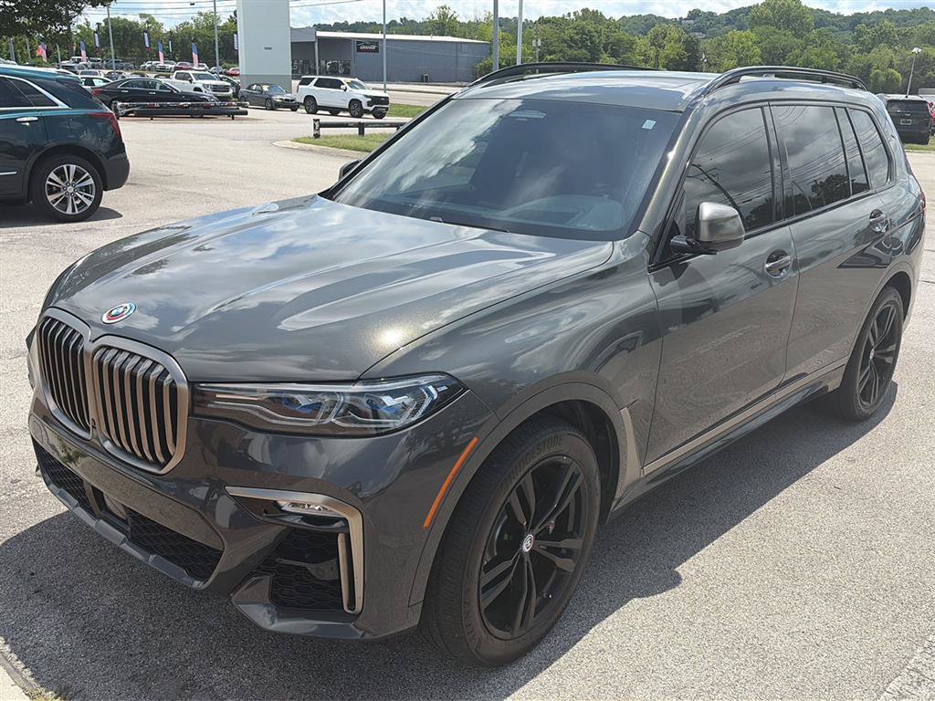 Used 2022 BMW X7 M50i w/ Dynamic Handling Package AWD/4WD image 3