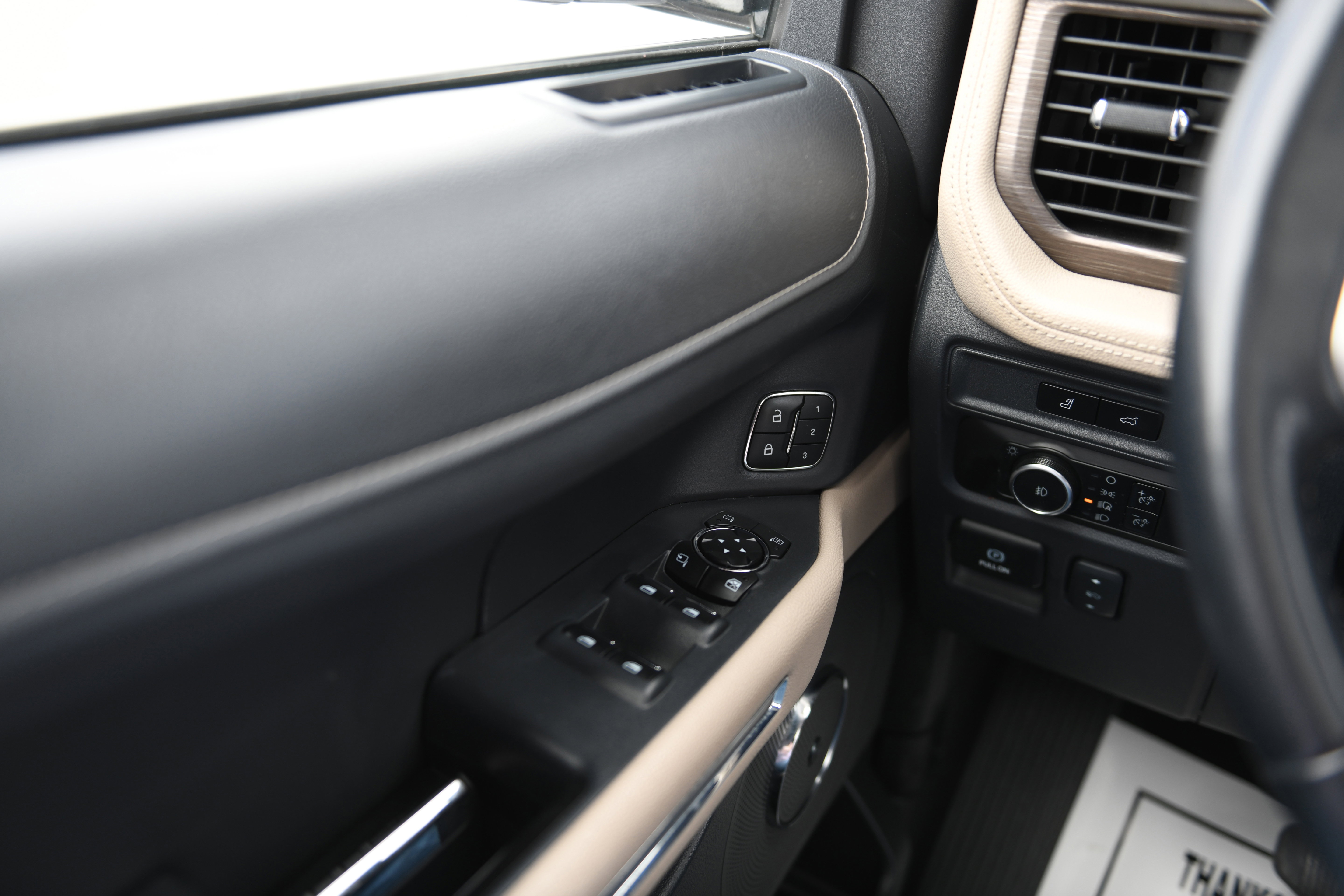 Used 2024 Ford Expedition Max Limited image 27