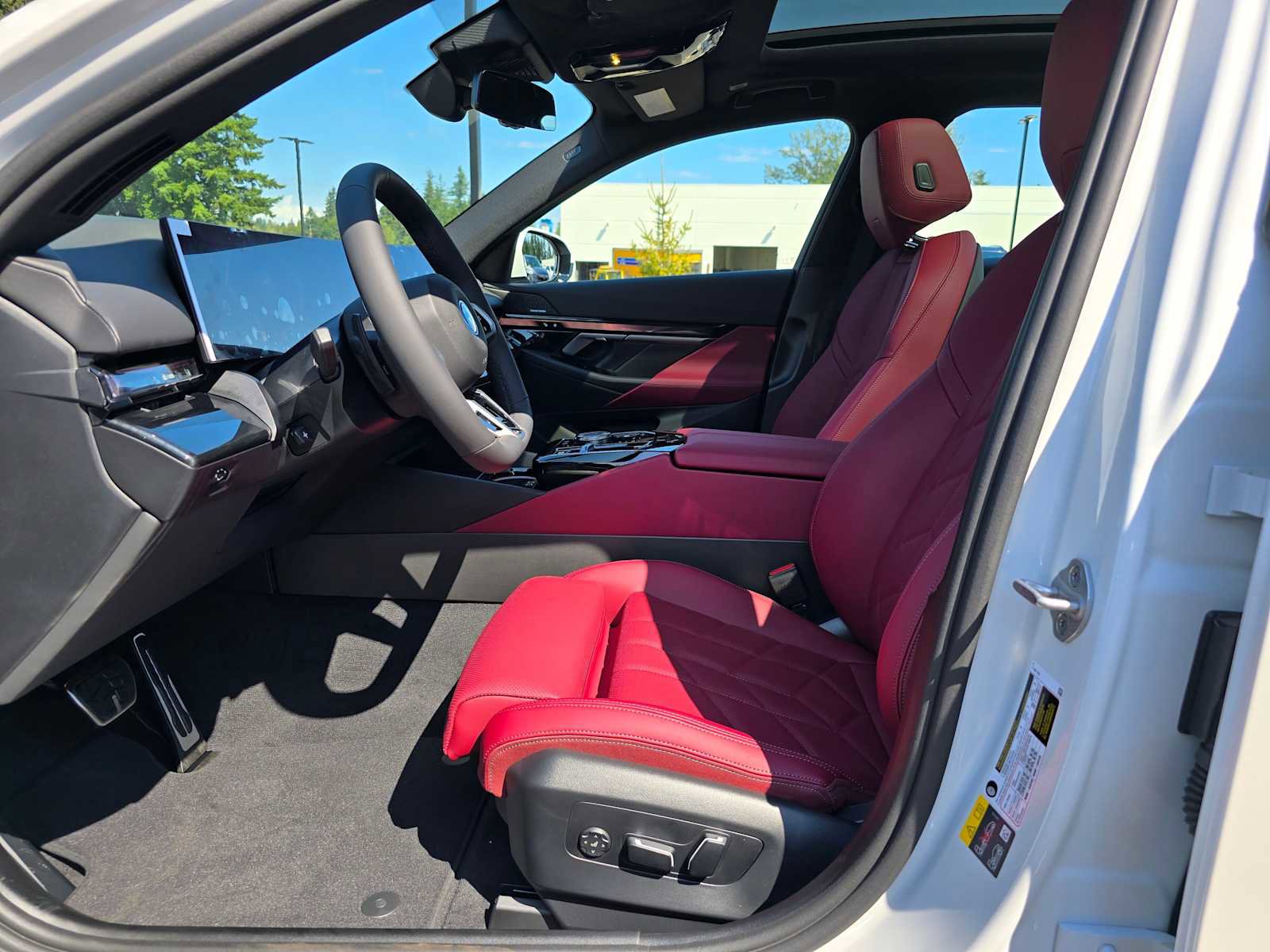 New 2026 BMW 550e xDrive 550e xDrive image 21