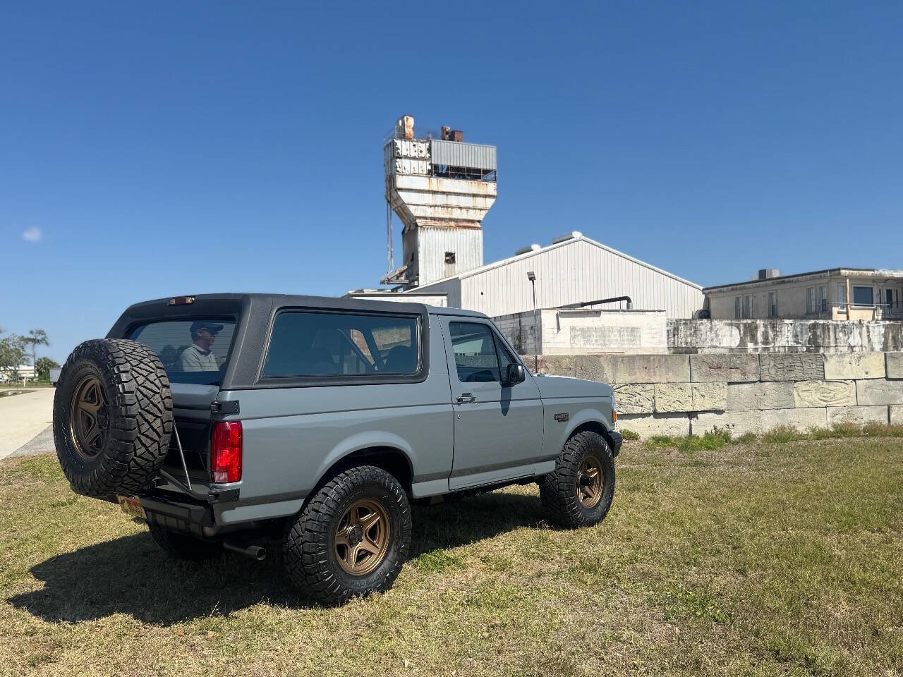 Used 1995 Ford Bronco XLT image 38