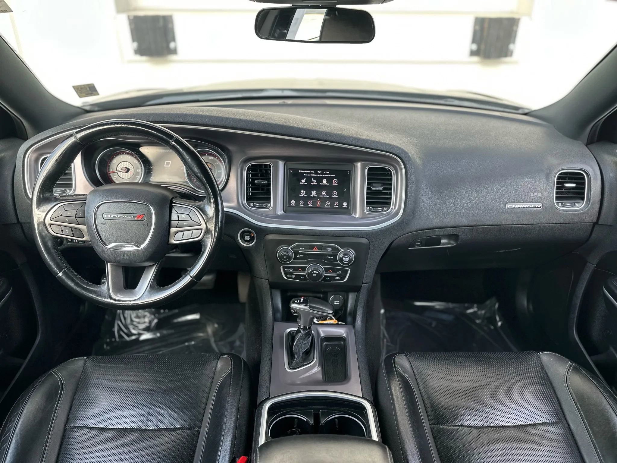 Used 2020 Dodge Charger SXT w/ Leather Interior Group image 15