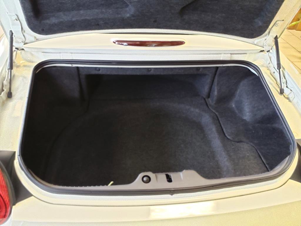 Used 2002 Ford Thunderbird Deluxe image 13