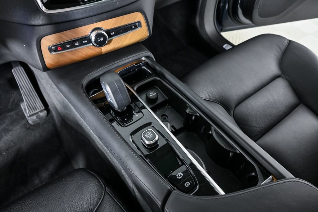 Certified 2023 Volvo XC90 B5 Plus image 18