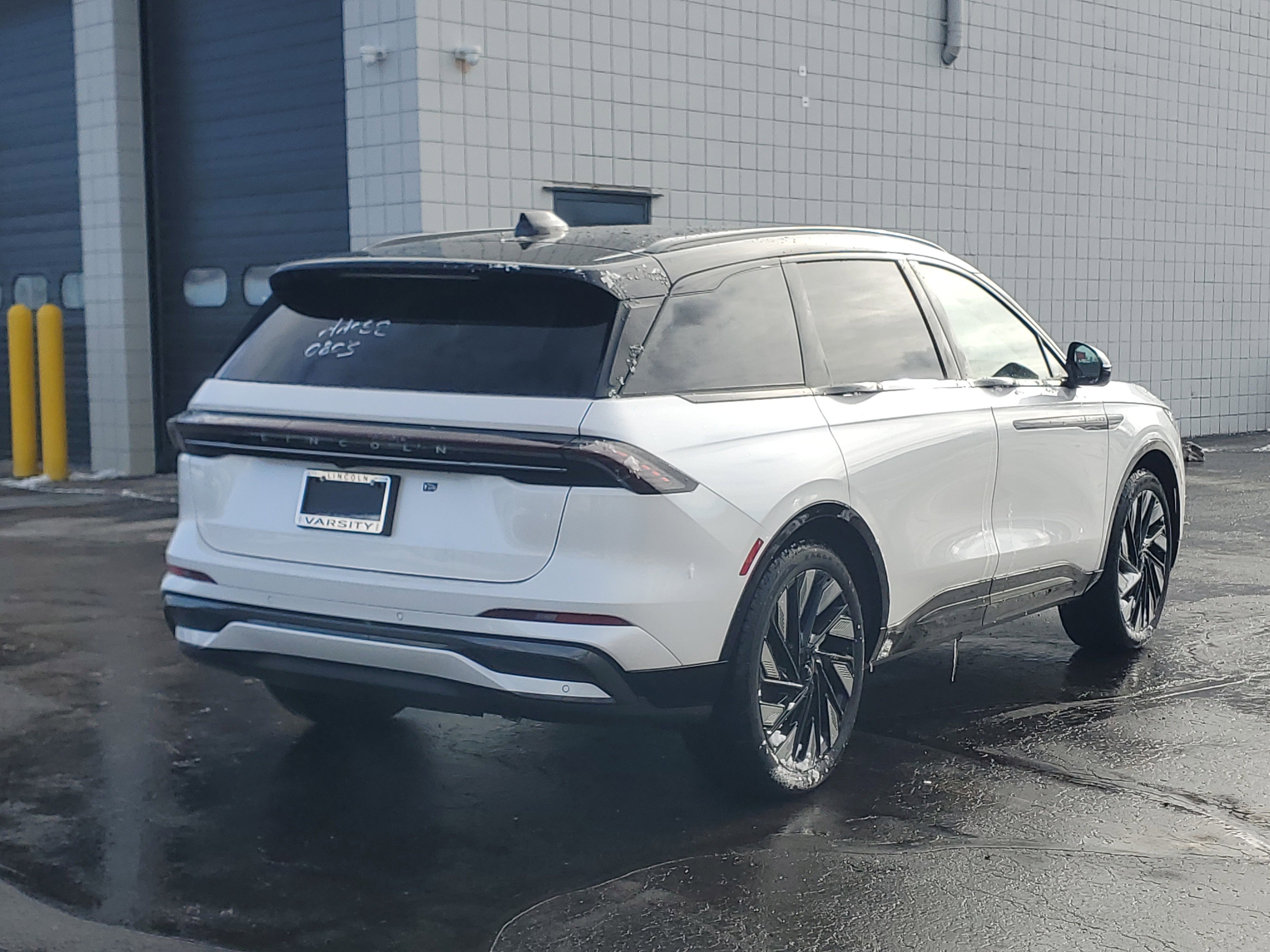 New 2026 Lincoln Nautilus Reserve w/ Jet Appearance Package image 4