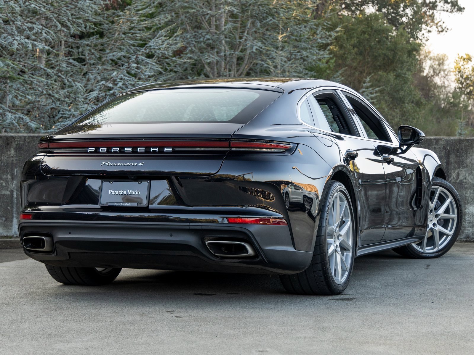 Used 2024 Porsche Panamera 4 image 11