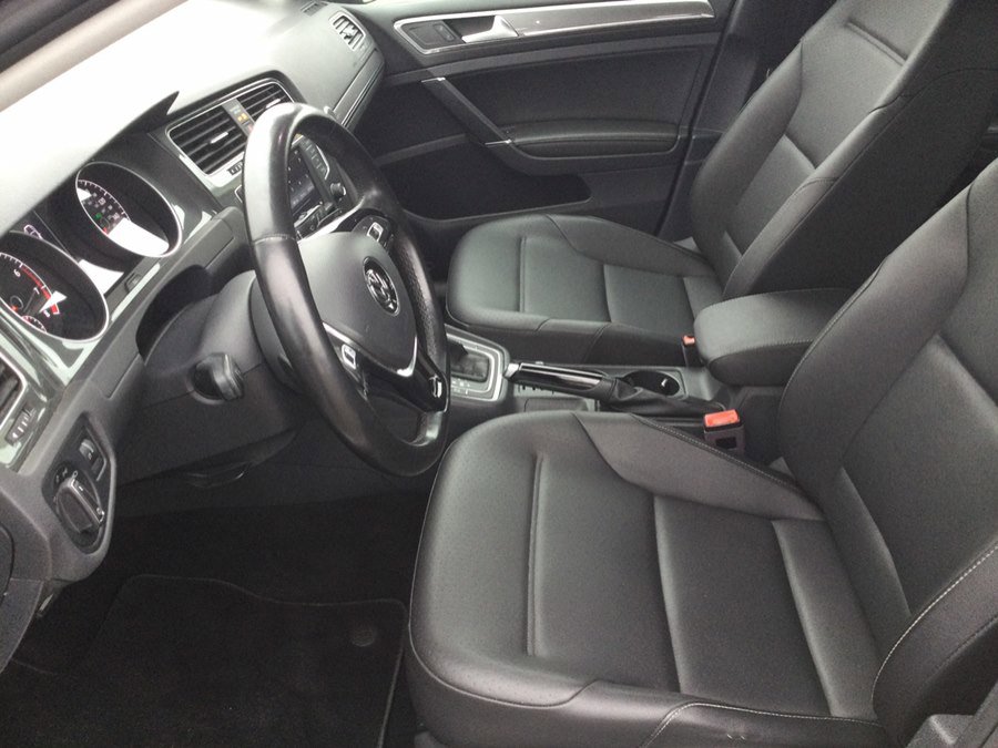 Used 2017 Volkswagen Golf Alltrack S image 14