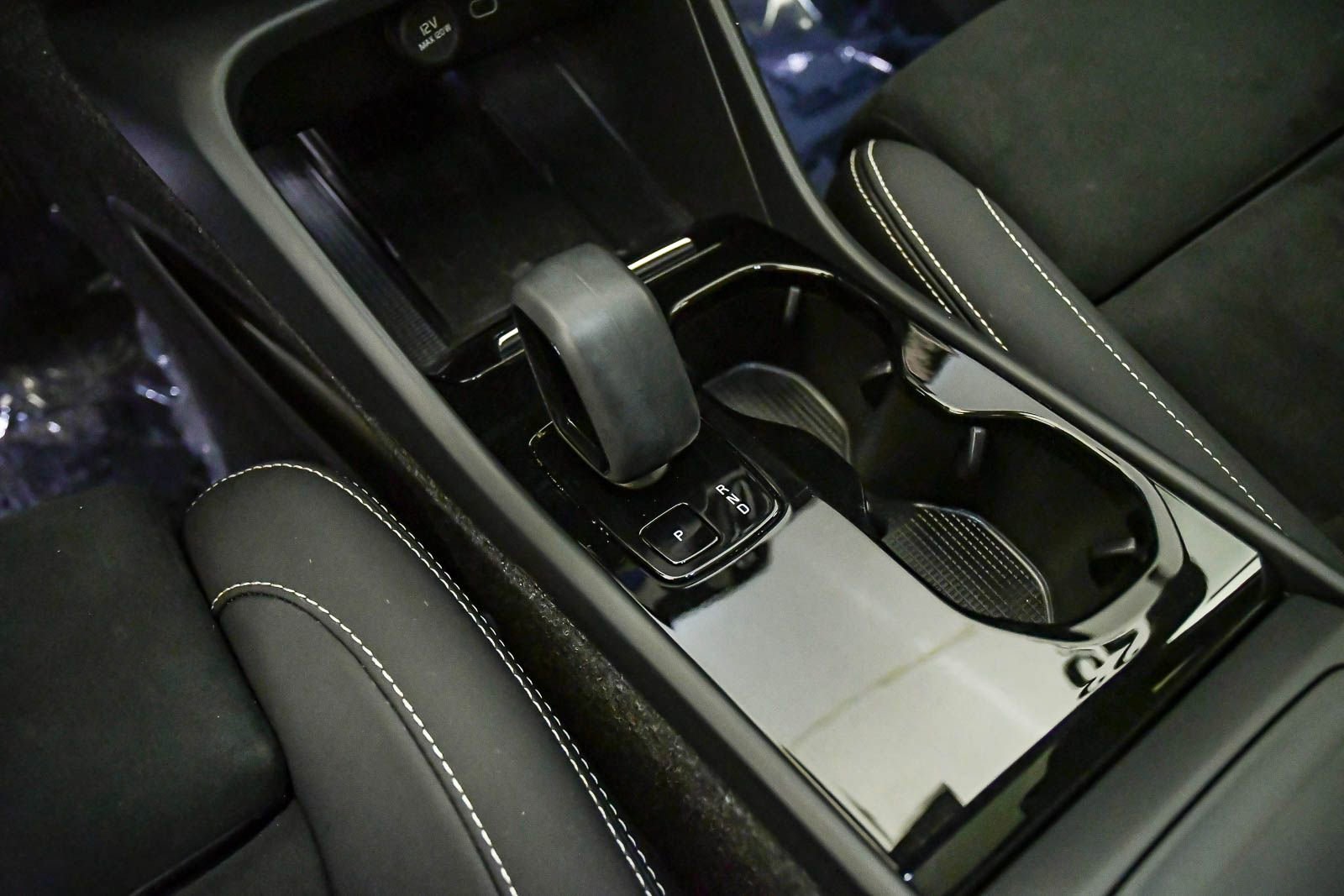 Certified 2023 Volvo C40 P8 Recharge Plus image 19