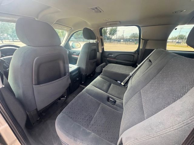 Used 2008 Chevrolet Suburban LT image 16
